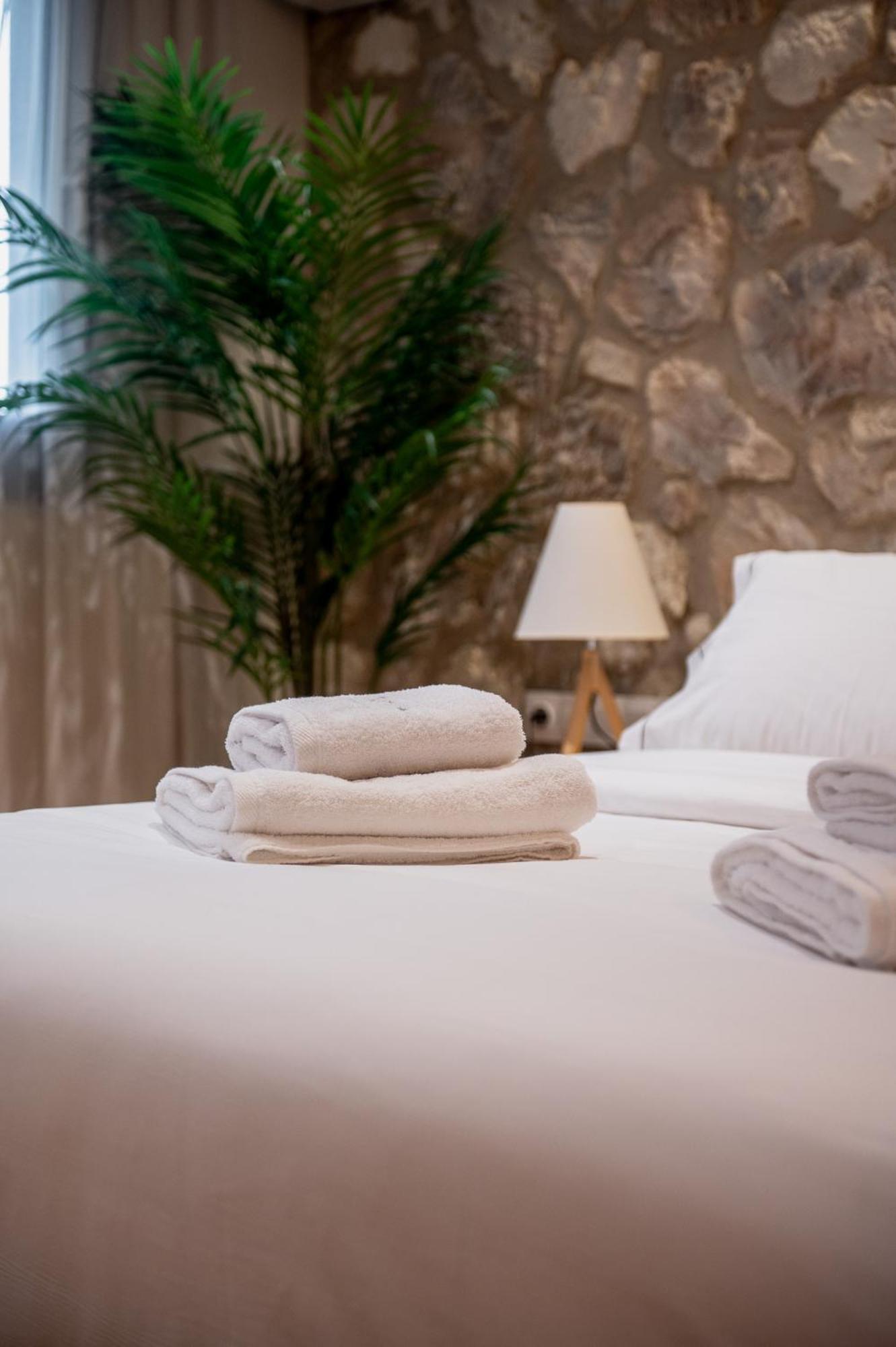 Num Suites & Lofts Athena Bagian luar foto