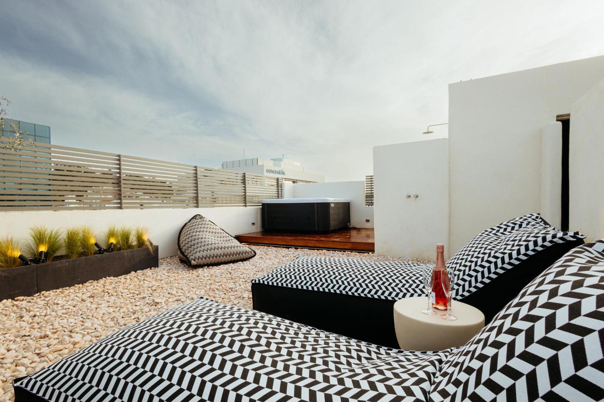 Num Suites & Lofts Athena Bagian luar foto